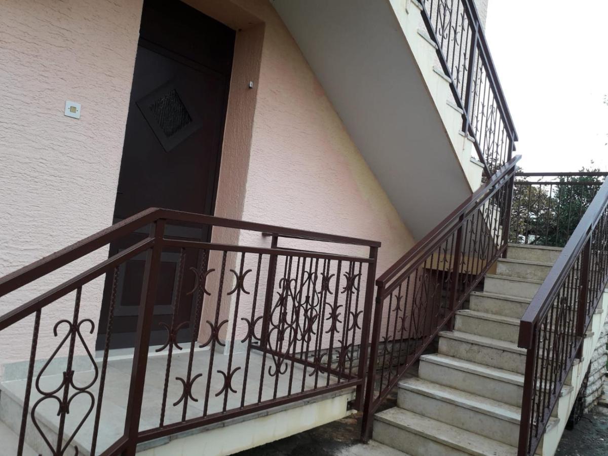 ביוגראד נה מורו Apartments Santa Barbara מראה חיצוני תמונה
