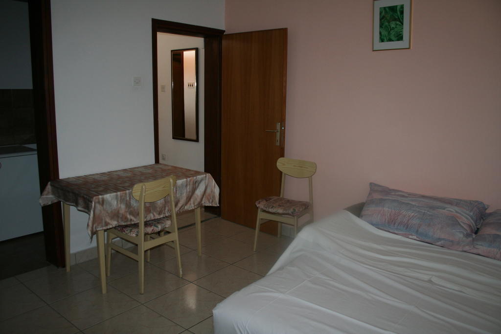 ביוגראד נה מורו Apartments Santa Barbara חדר תמונה