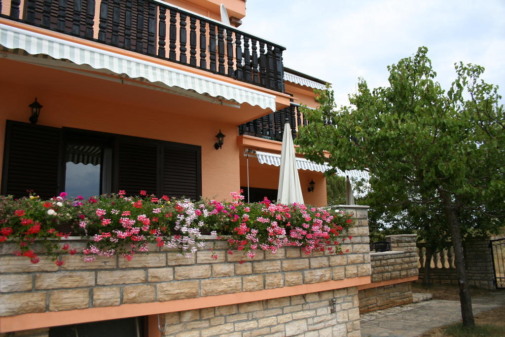ביוגראד נה מורו Apartments Santa Barbara מראה חיצוני תמונה