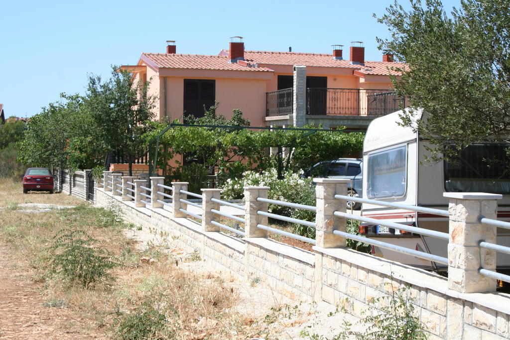 ביוגראד נה מורו Apartments Santa Barbara מראה חיצוני תמונה